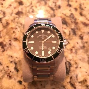 West End Watch Co. Impermeable